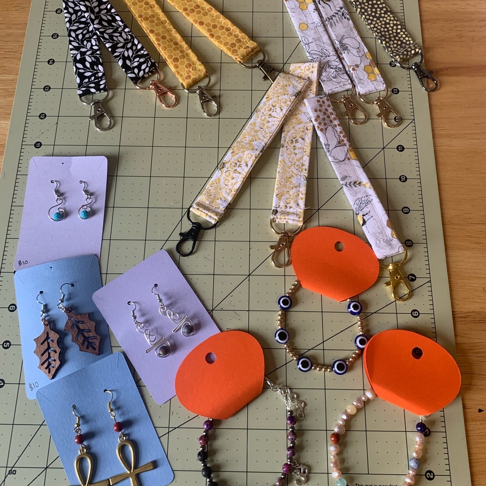 Multicolor Women's Accessory Set : wristlets, earrings, bracelets